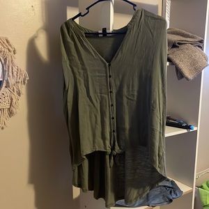 Universal thread army green blouse XXL